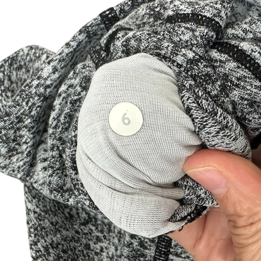 Lululemon Wunder Under black pattern Warmer style s 6